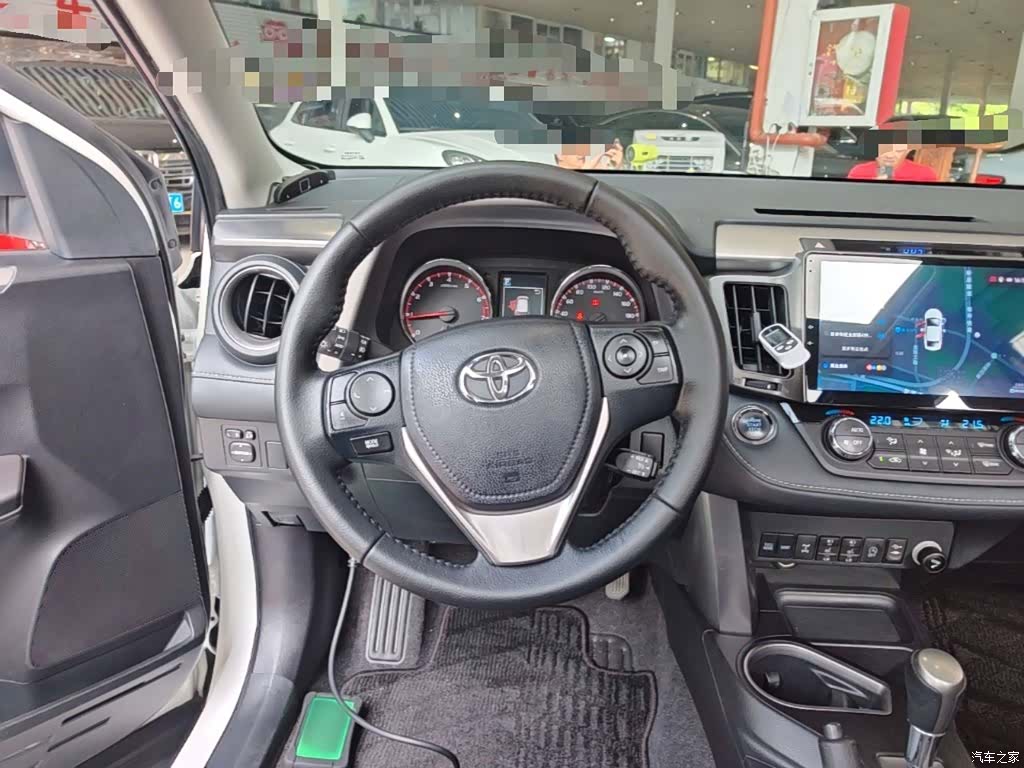 Toyota RAV4, 2016 11