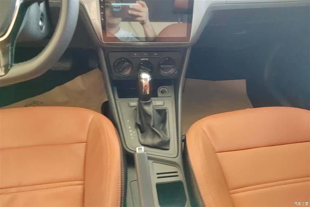 Volkswagen Lavida, 2017 16
