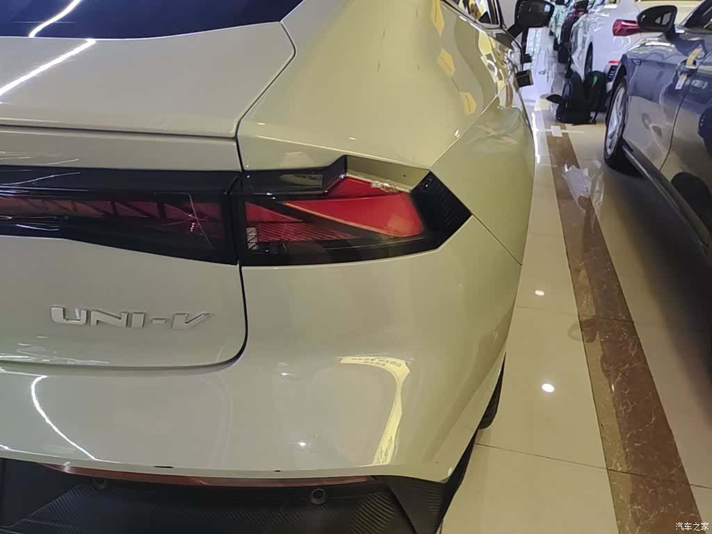 Changan UNI-V, 2022 8