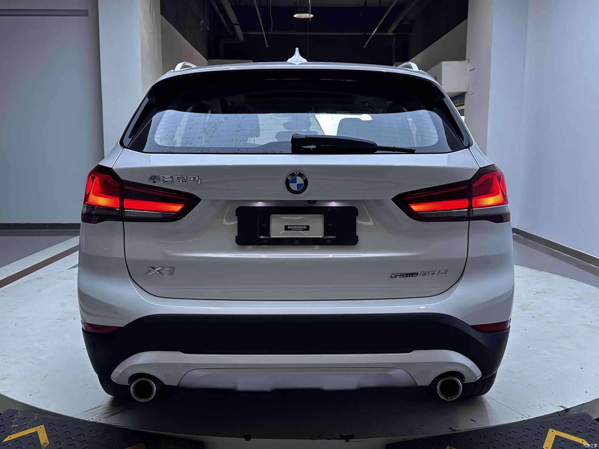 BMW X1, 2022 все фото