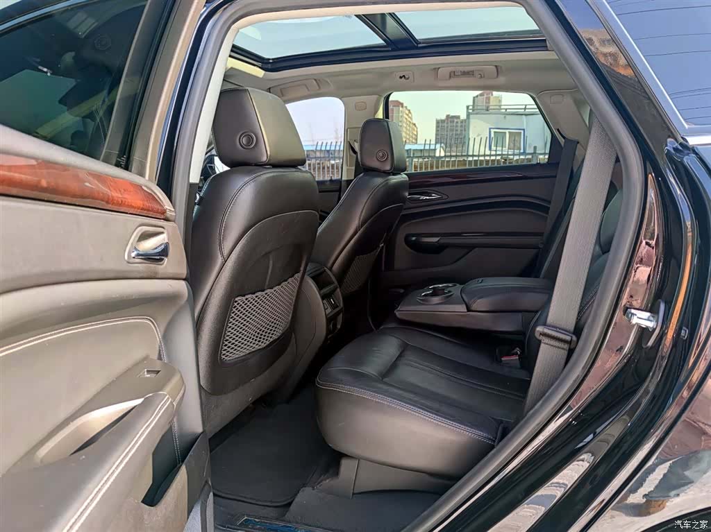 Cadillac SRX, 2012 10