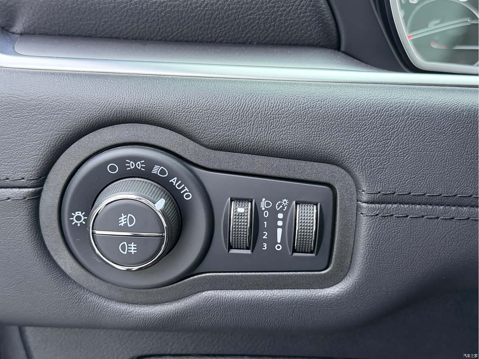 Jeep Grand Commander, 2022 14