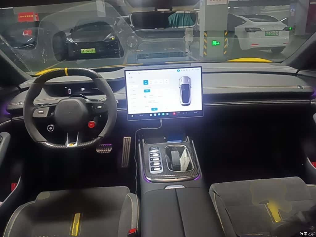 Xiaomi SU7, 2025 10