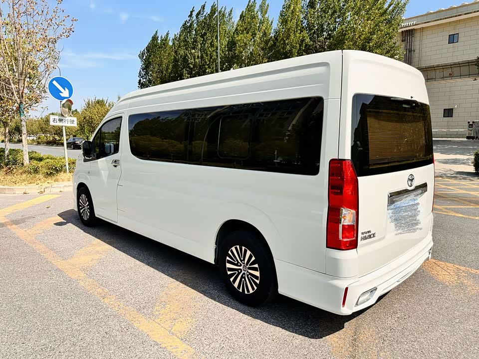 Toyota HIACE Toyota HIACE