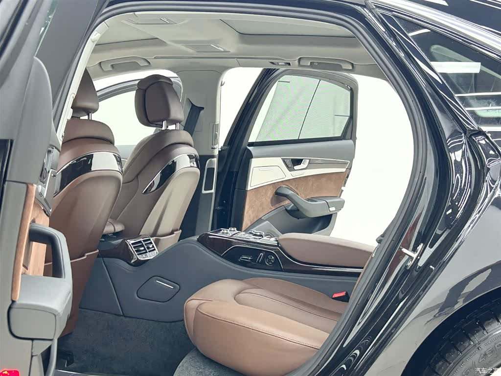 Audi A8L, 2015 6