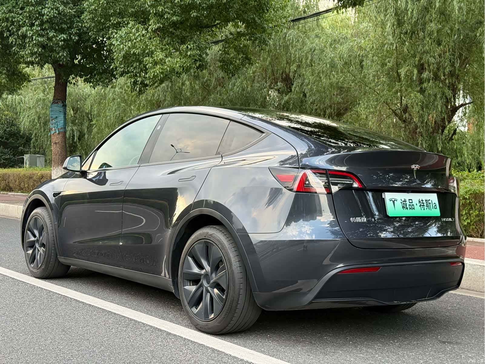Tesla Model Y, 2025 3