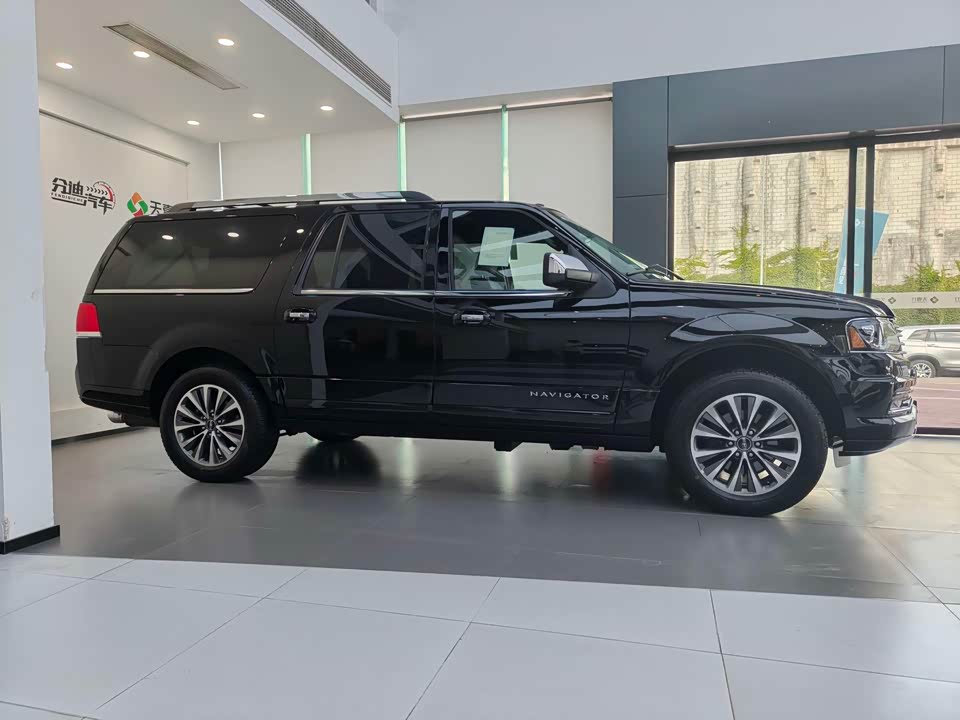 Lincoln Navigator