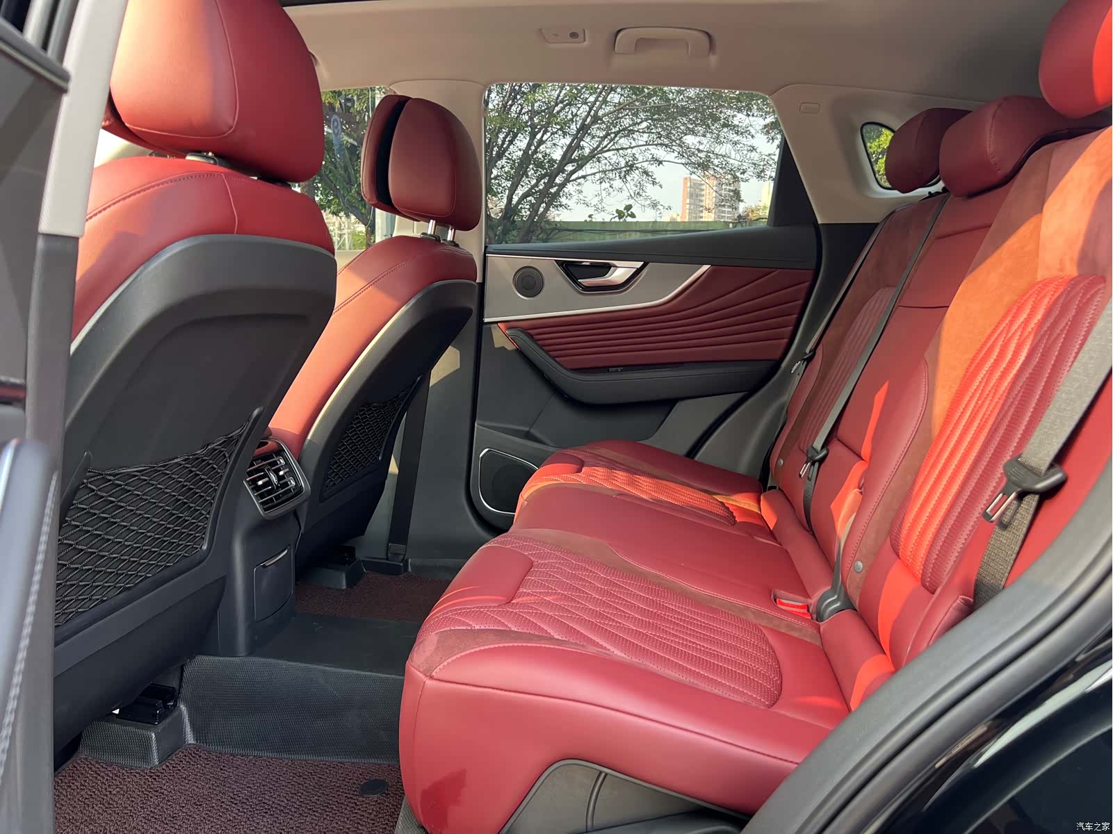 Hongqi HS5, 2024 7