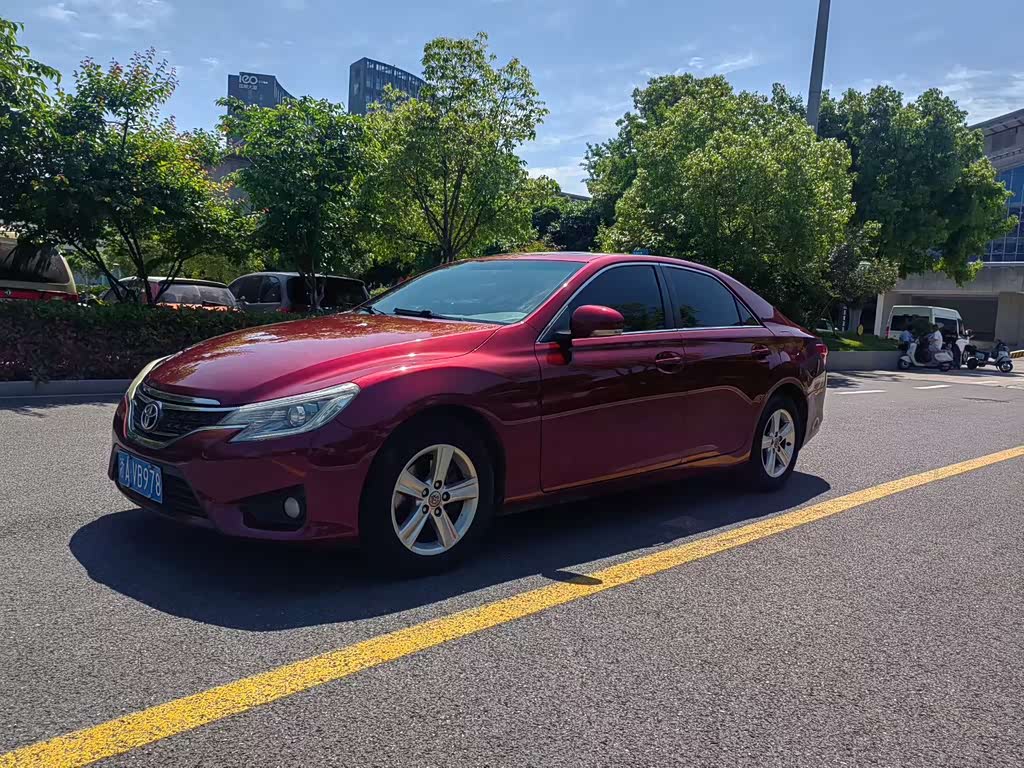 Toyota Reiz