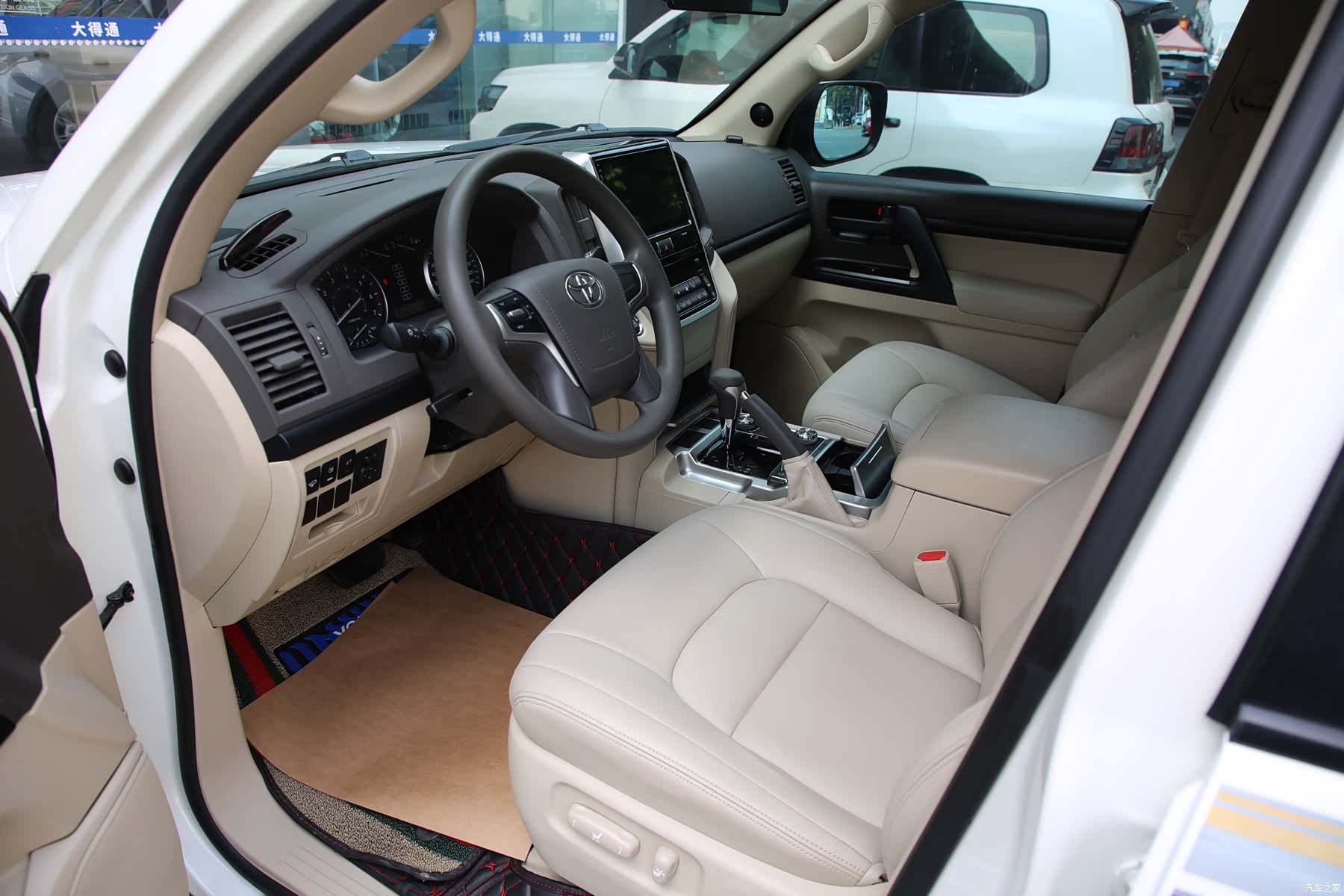 Toyota Land Cruiser, 2019 все фото