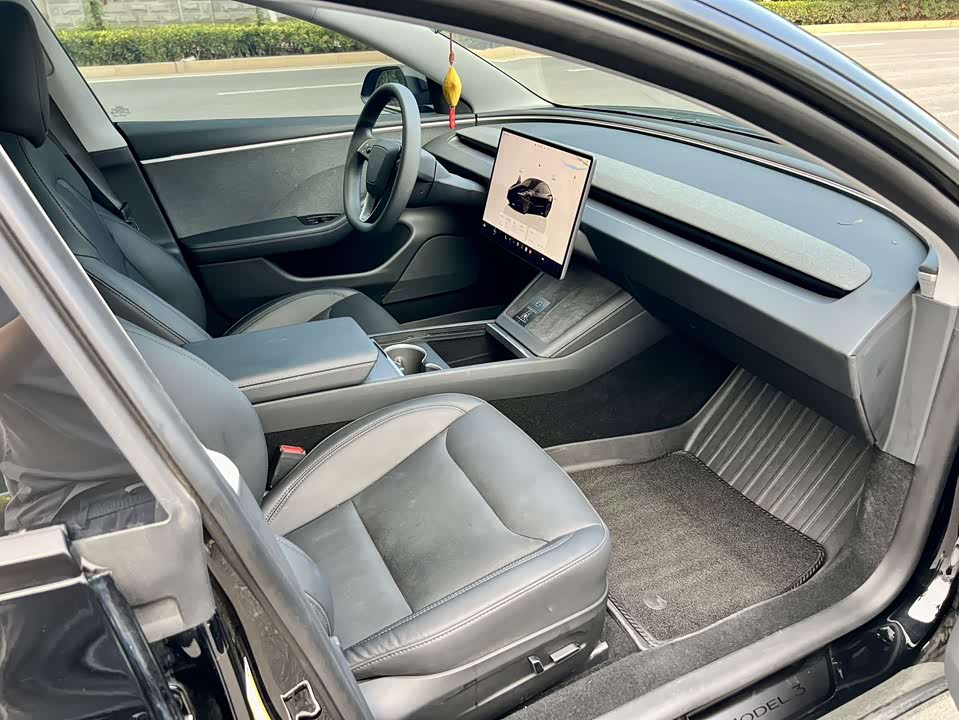 Tesla Model 3 Tesla Model 3