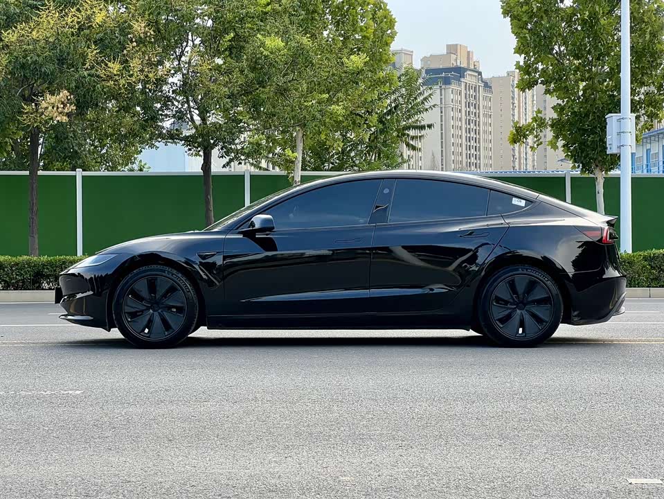 Tesla Model 3 Tesla Model 3