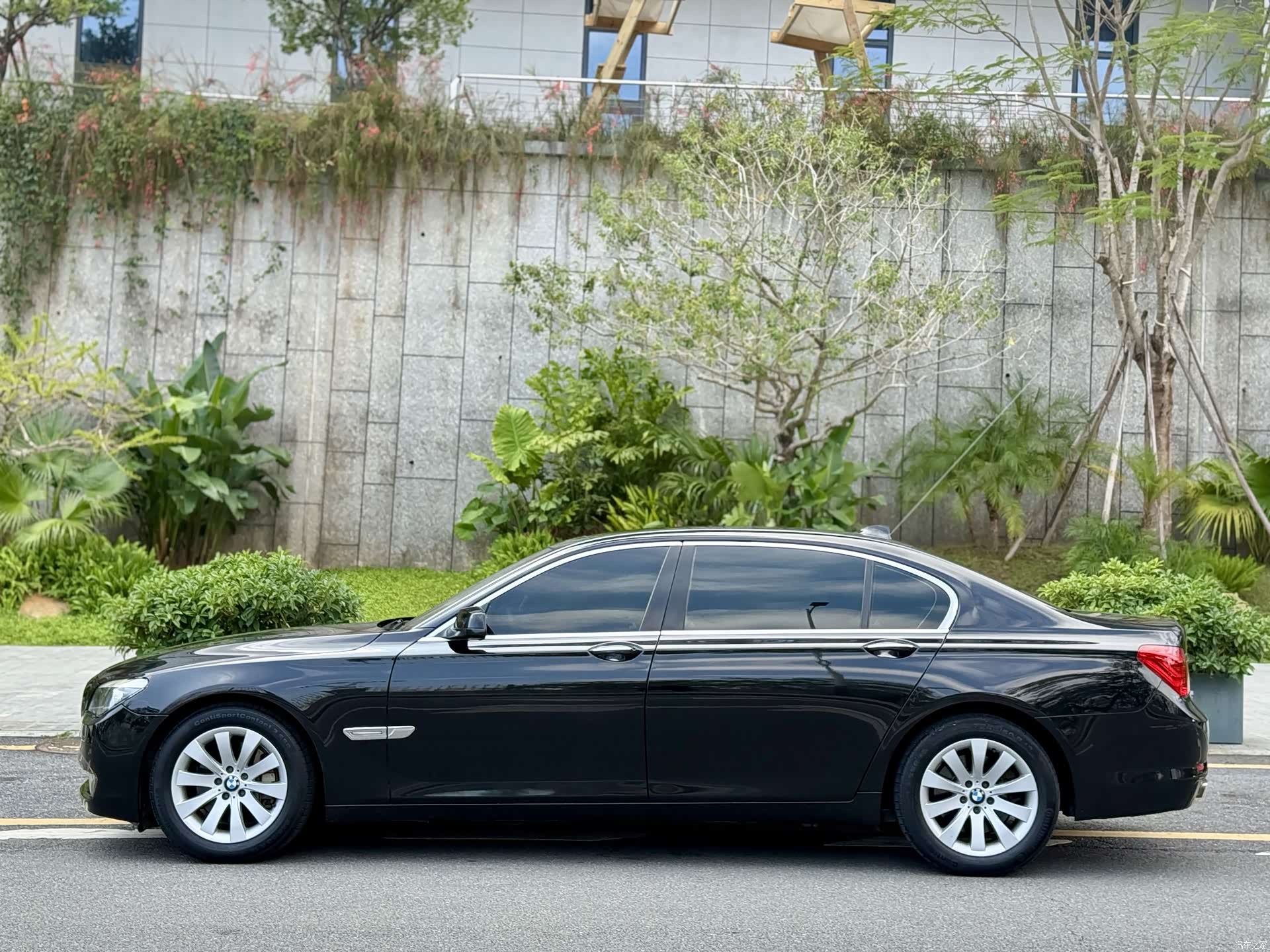 BMW 7 Series, 2009 3