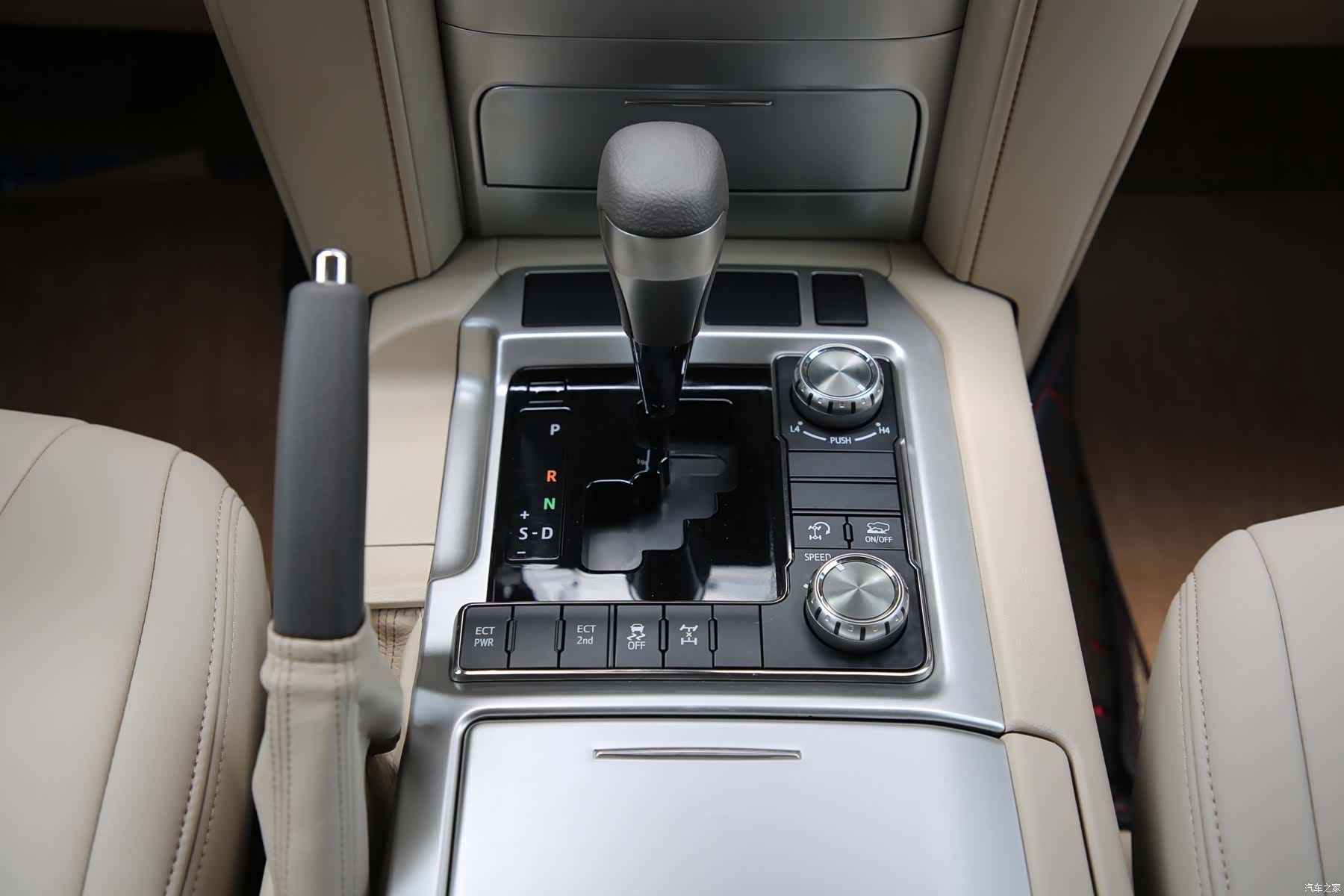 Toyota Land Cruiser, 2019 10