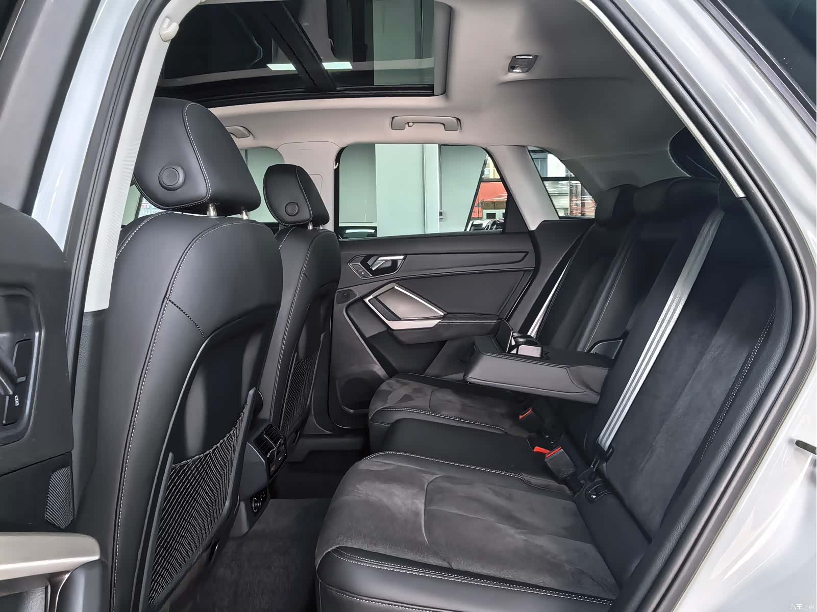 Audi Q3, 2023 10