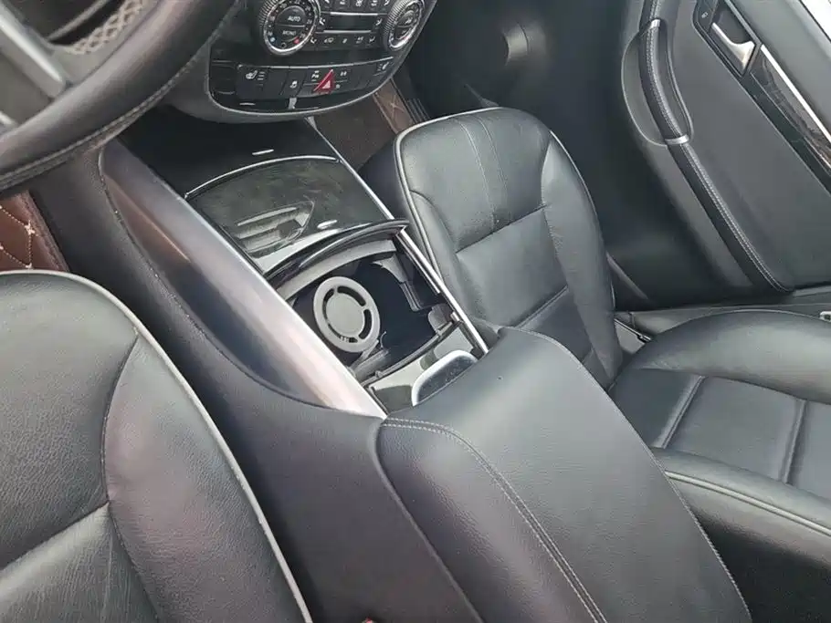 Mercedes-Benz R-class