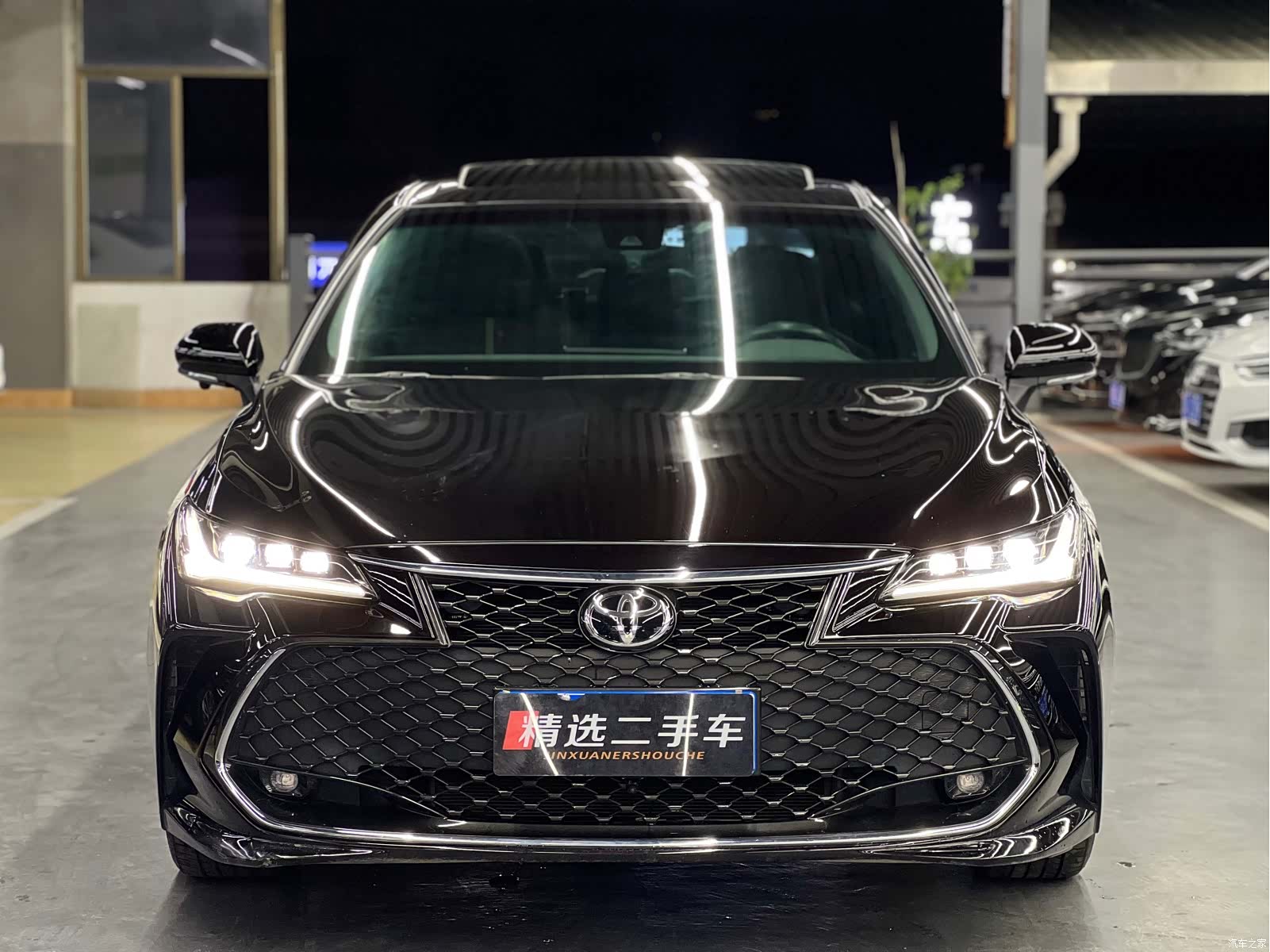 Toyota Avalon, 2022 все фото
