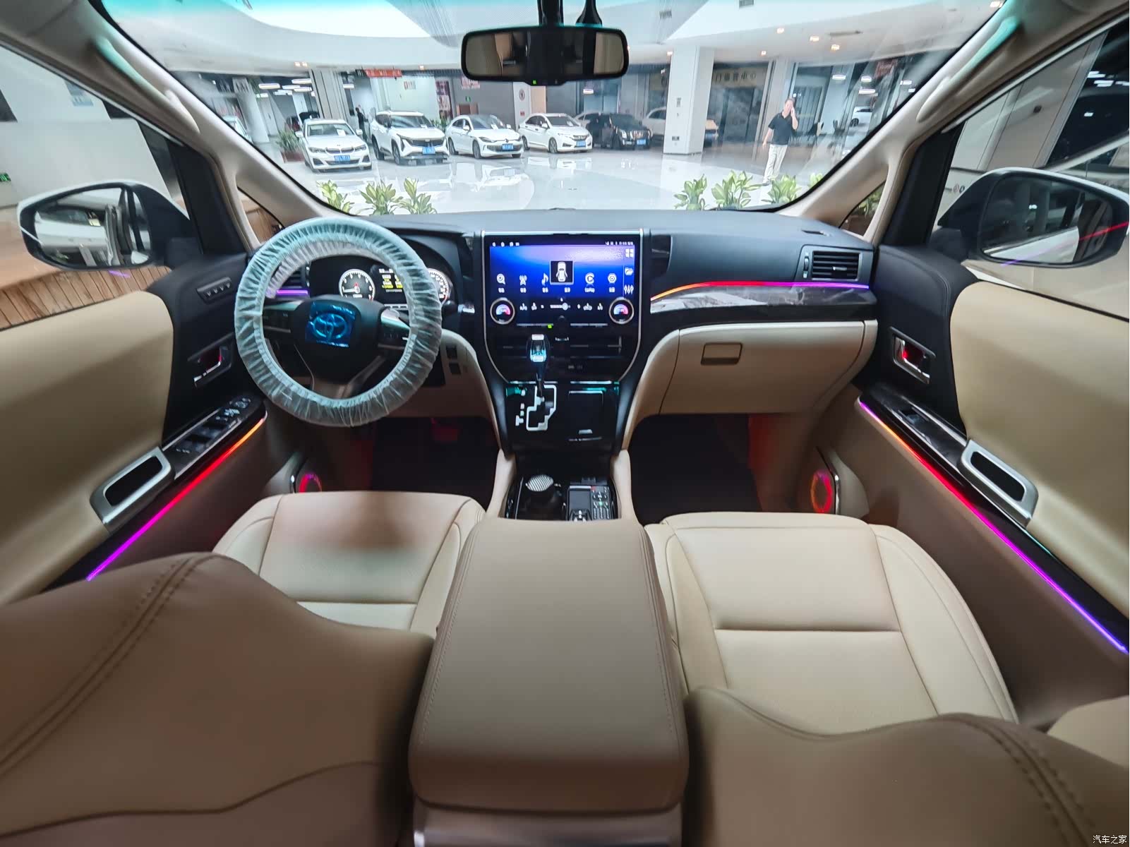 Toyota Alphard, 2013 10