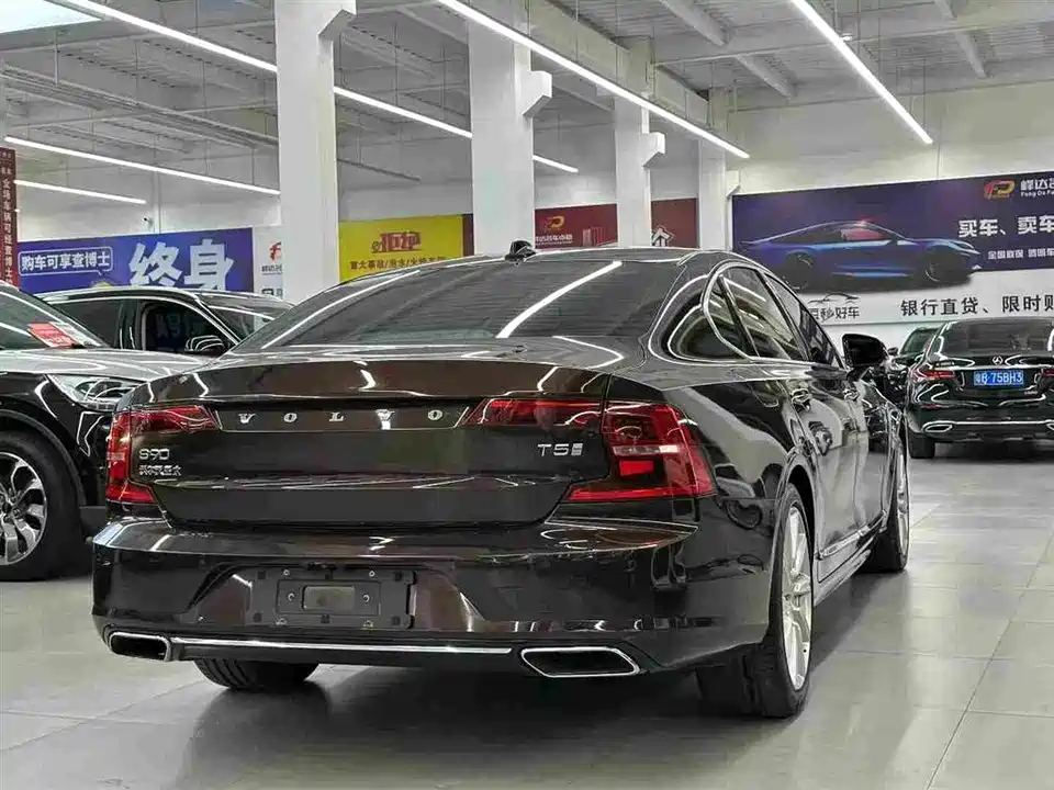 Volvo S90