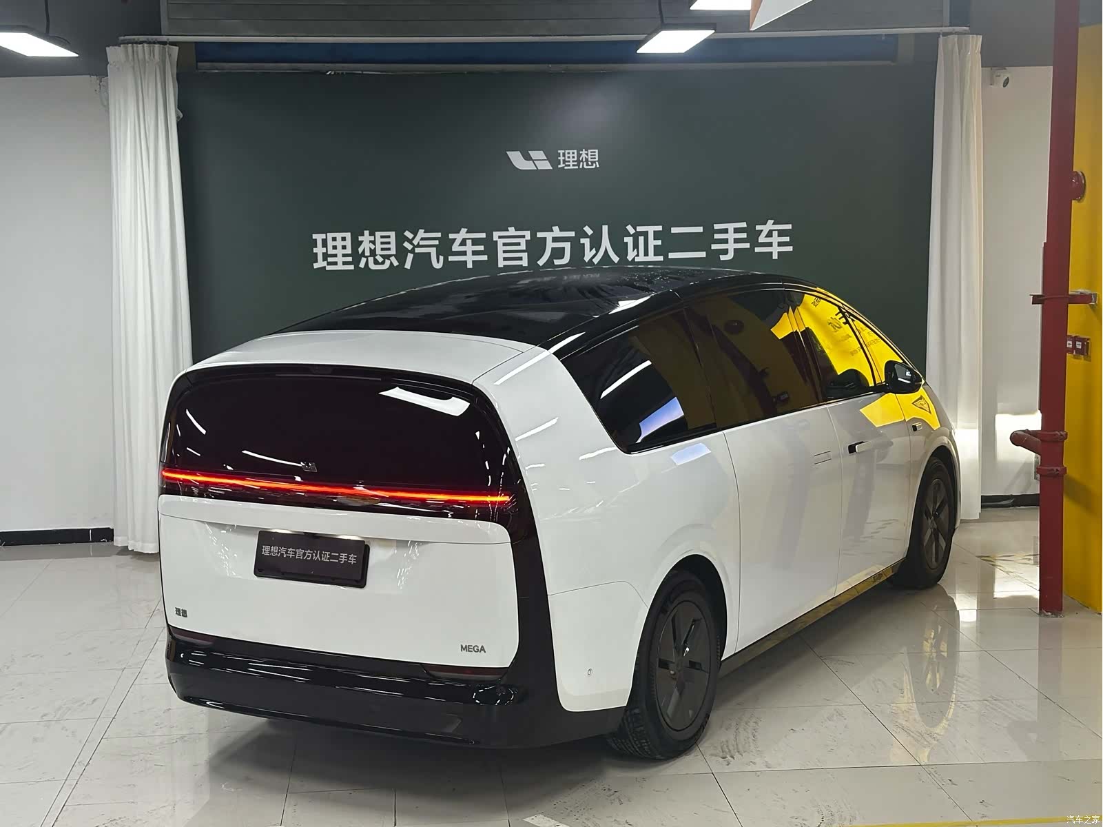Li Auto MEGA, 2025 все фото