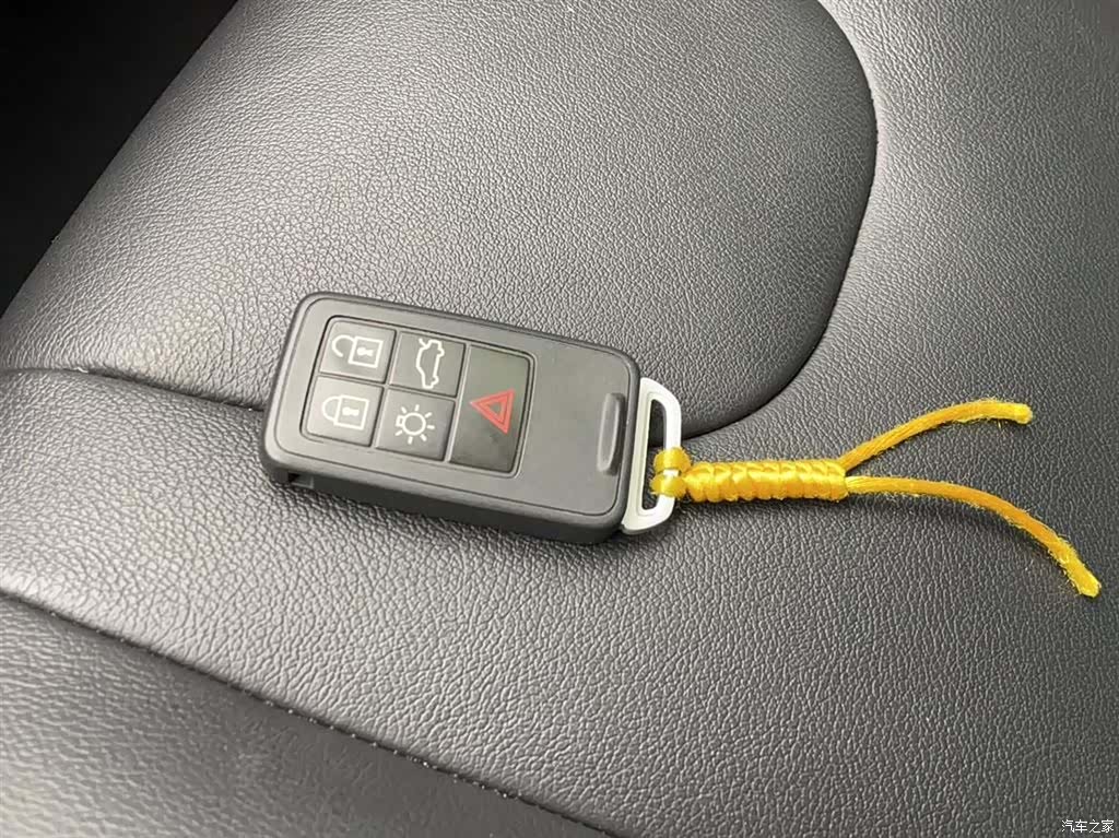 Volvo V40, 2014 25