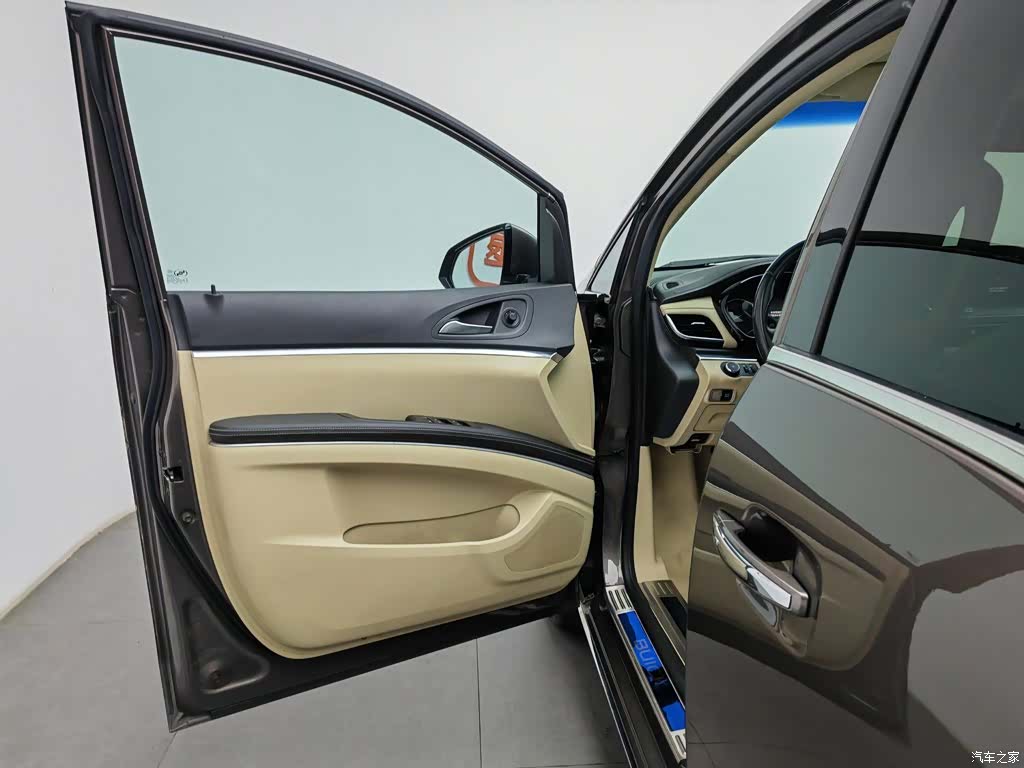 Buick GL8, 2023 8