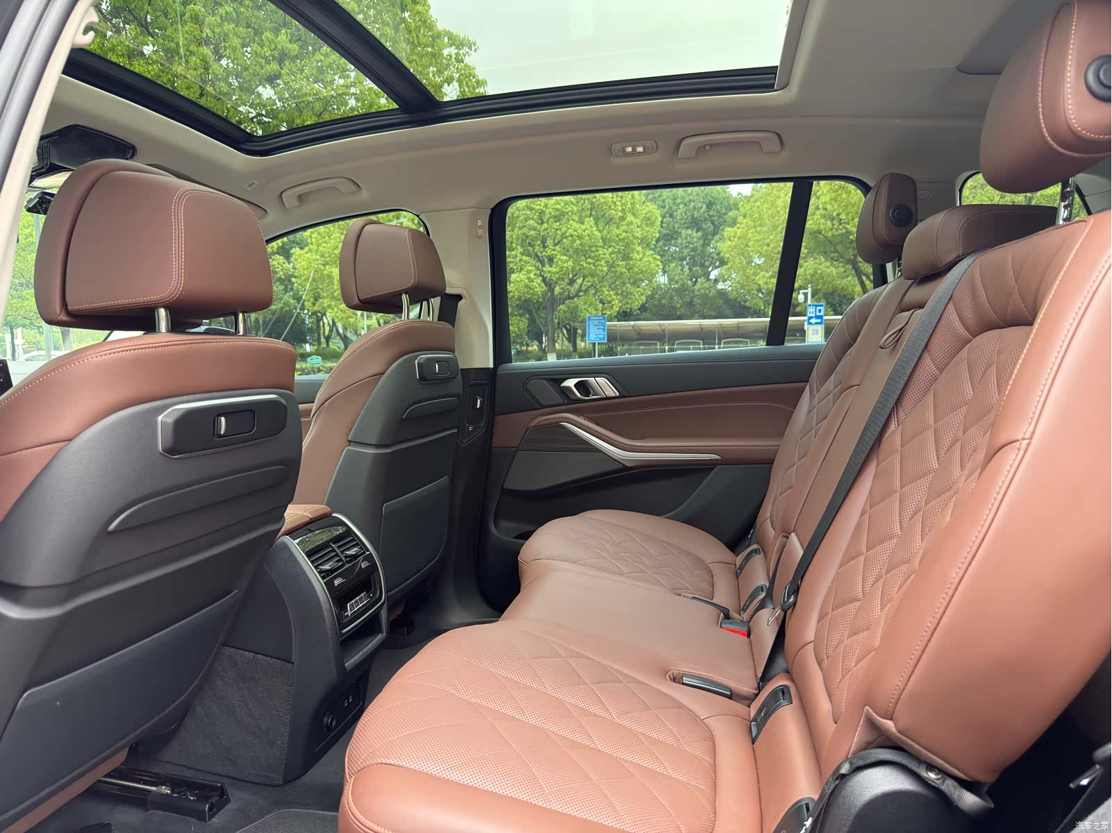 BMW X7, 2023 9