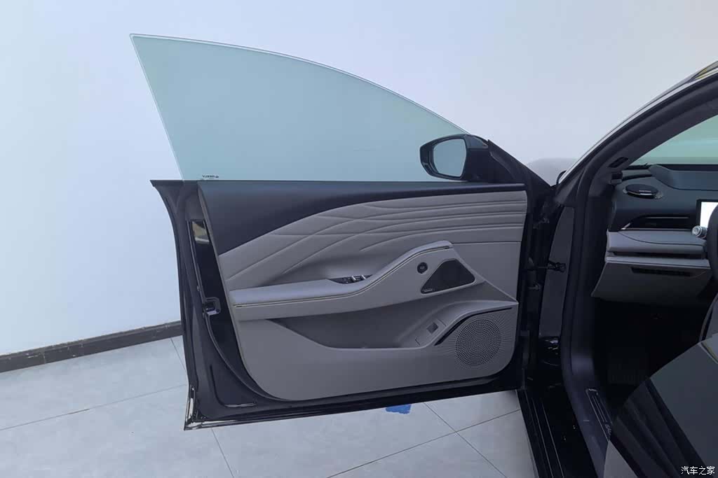 Geely 8, 2025 7