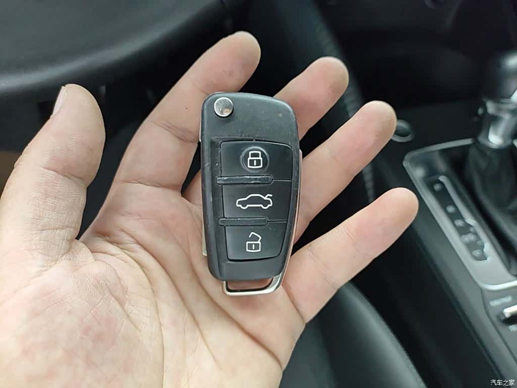 Audi Q2L, 2021 9