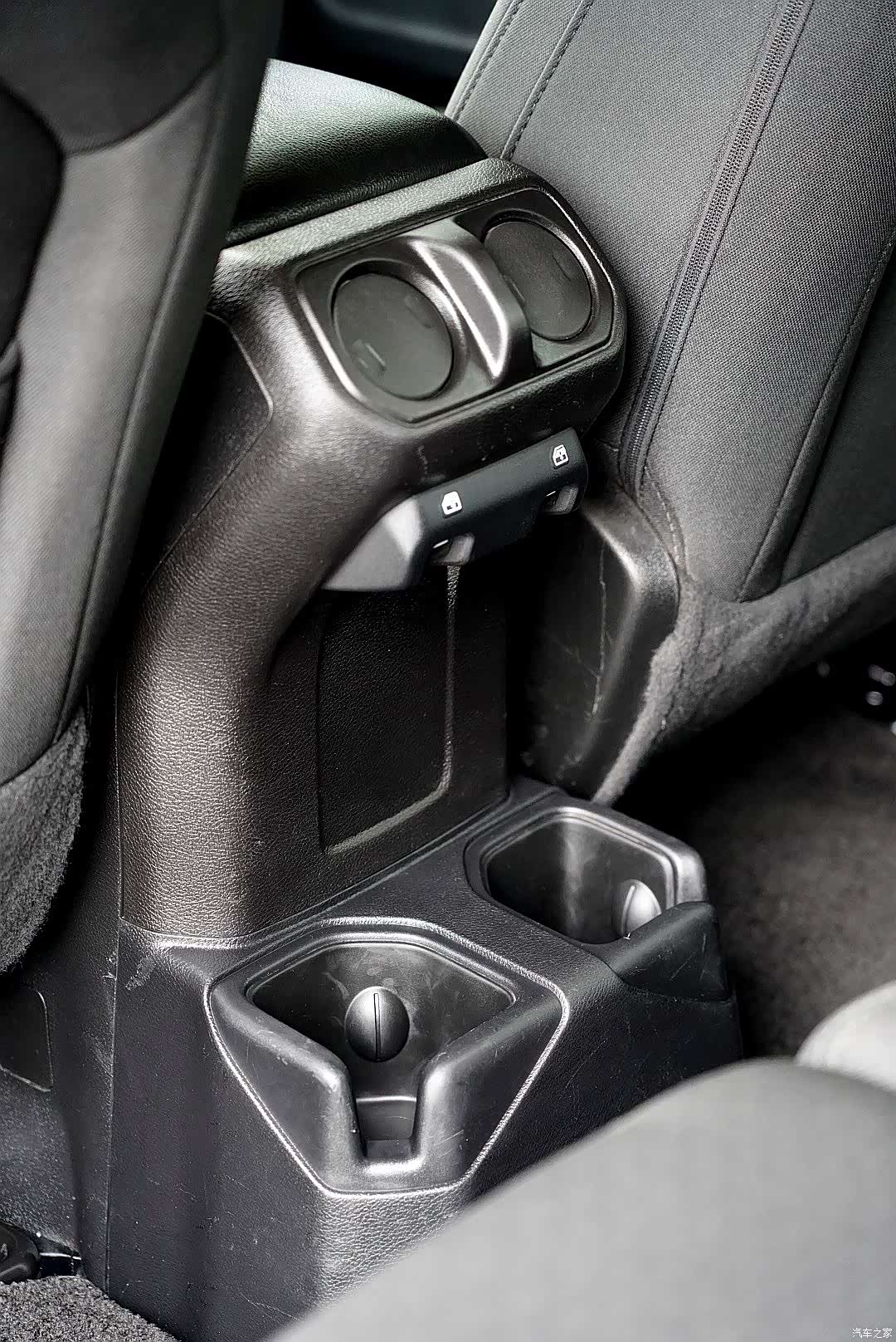 Jeep Wrangler, 2020 15