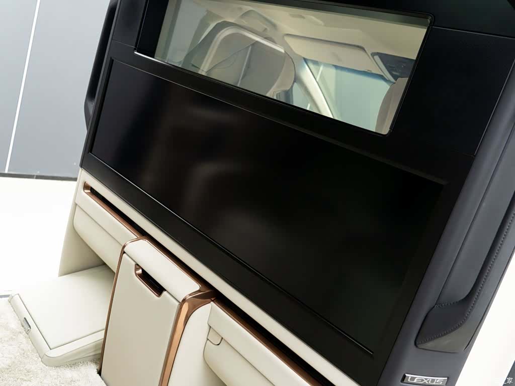 Lexus LM, 2026 17