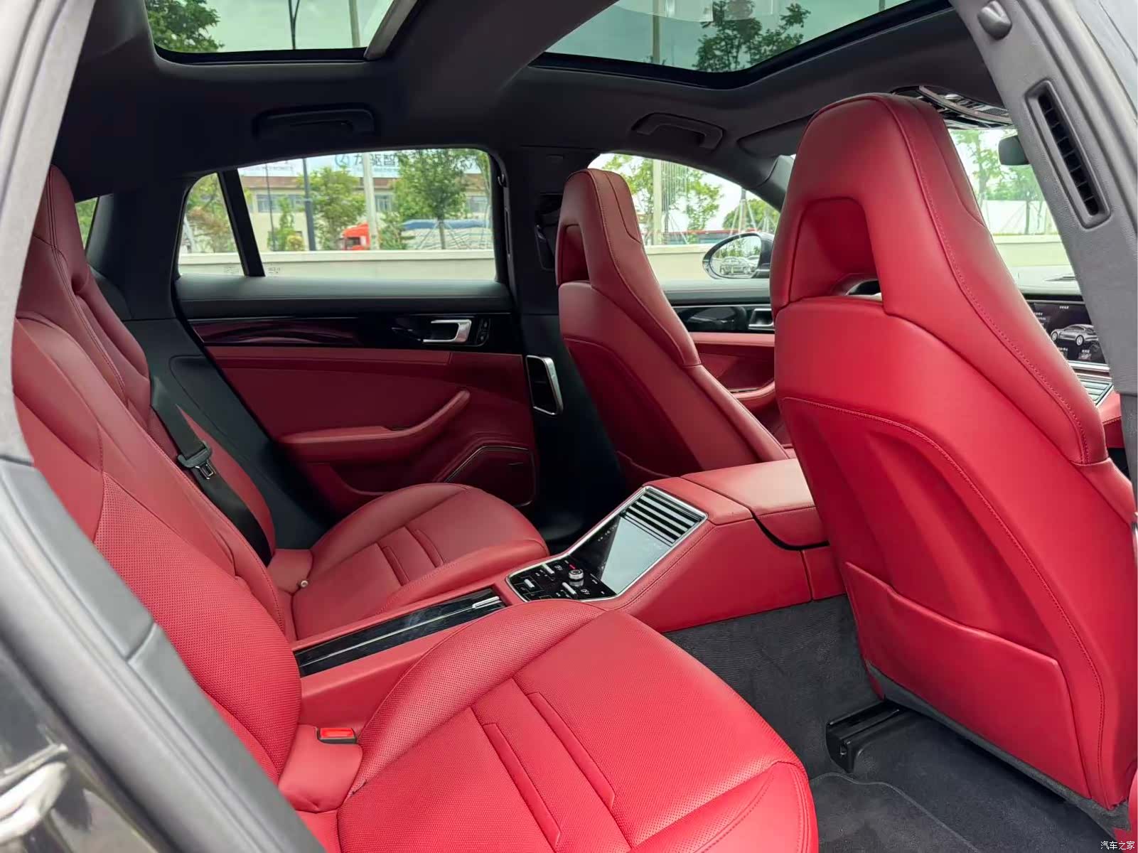 Porsche Panamera, 2020 все фото