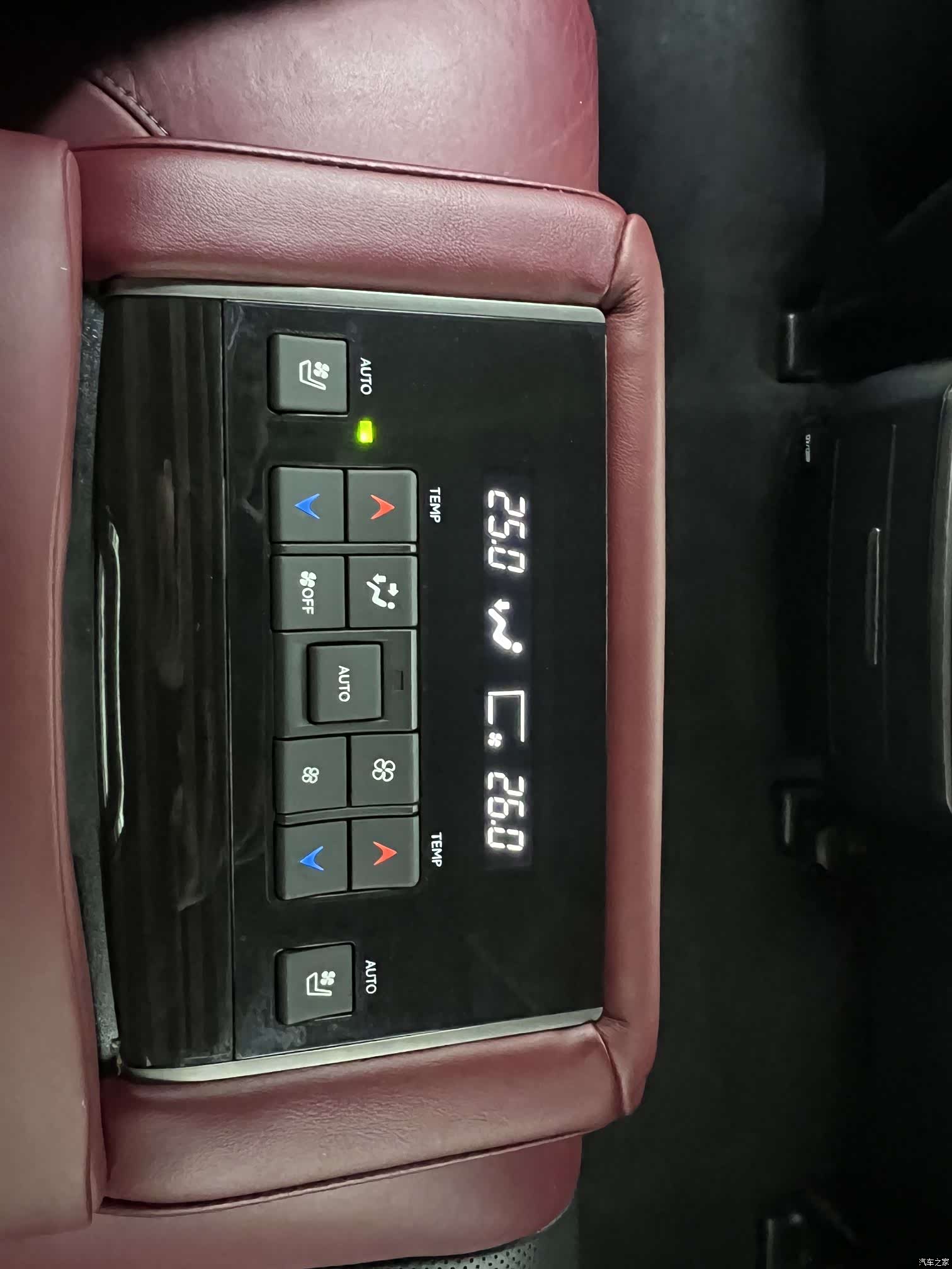 Lexus LX, 2019 14