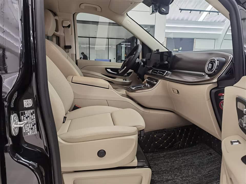 Mercedes-Benz V-class