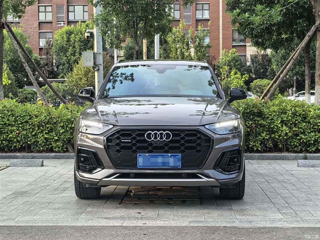 Audi Q5L, 2023 24