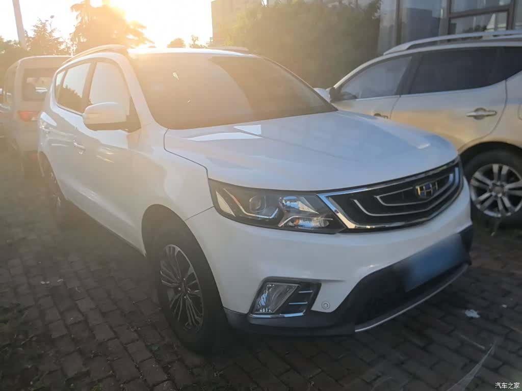 Geely X6, 2016 4