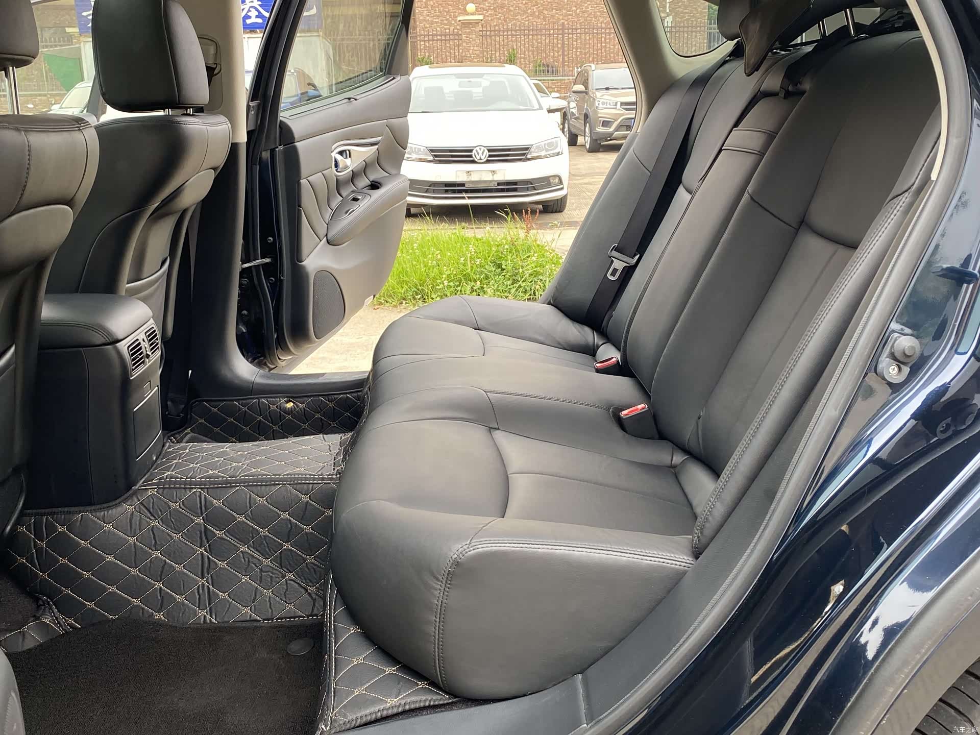 Infiniti Q70, 2016 все фото