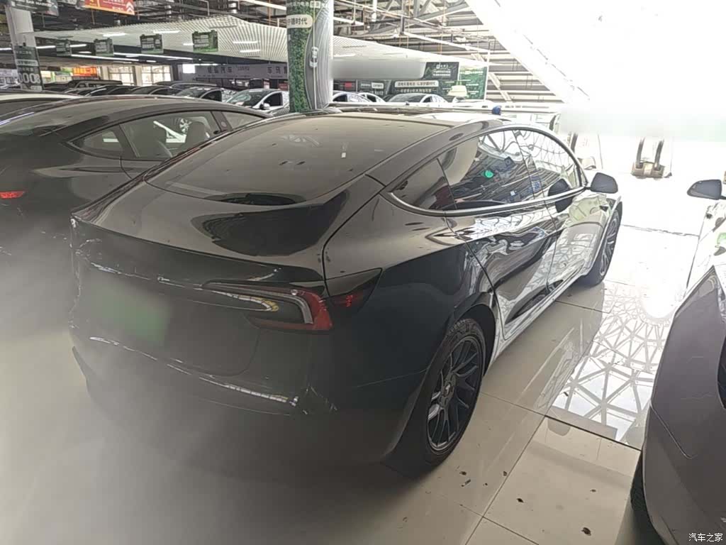 Tesla Model 3, 2025 7