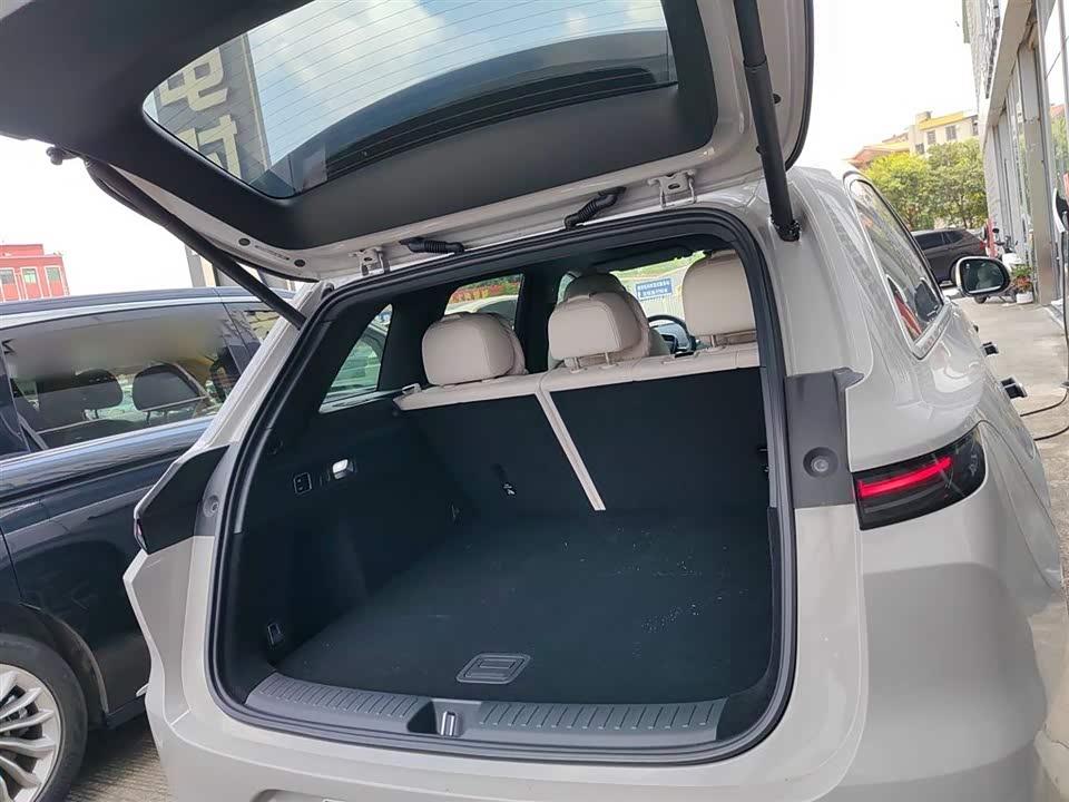 Li Auto Ideal L6