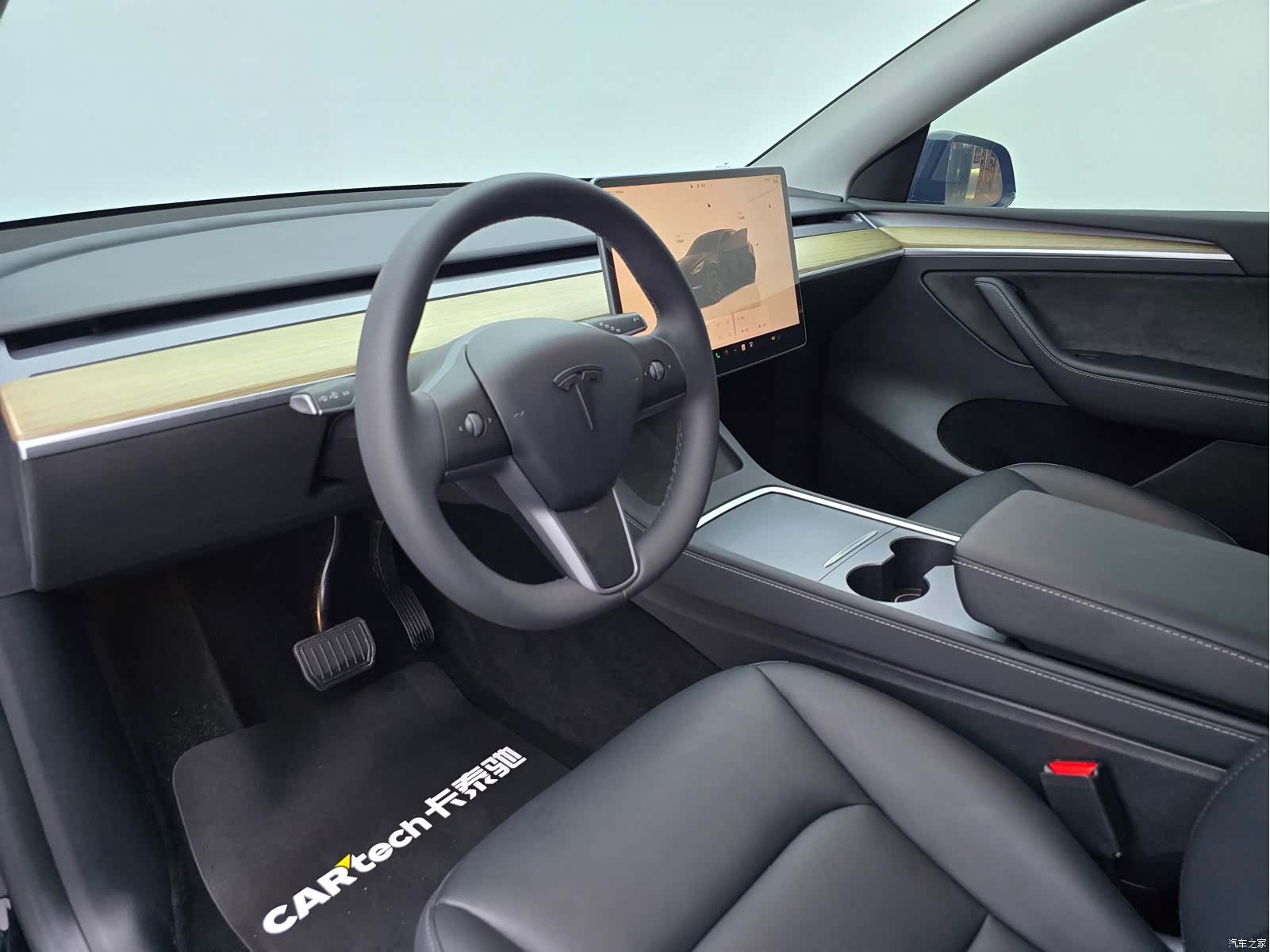 Tesla Model Y, 2023 12
