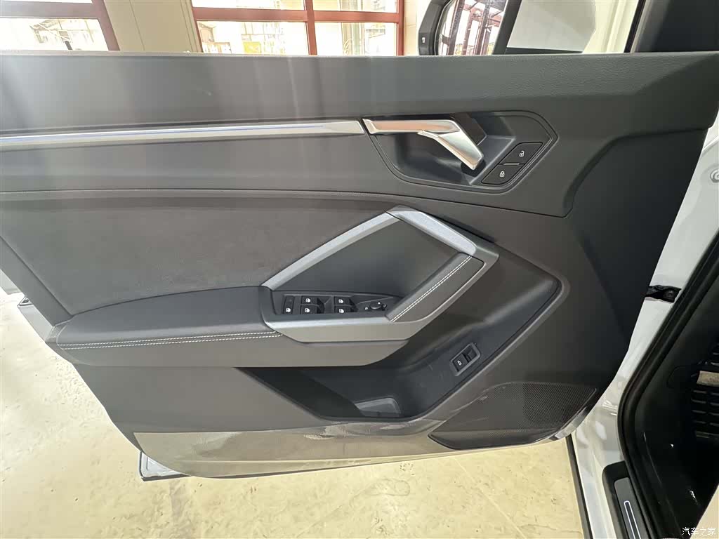 Audi Q3, 2024 15