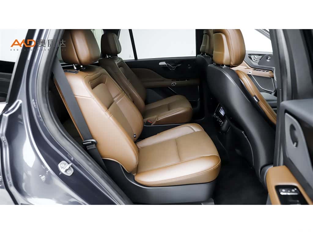 Lincoln Aviator, 2023 8