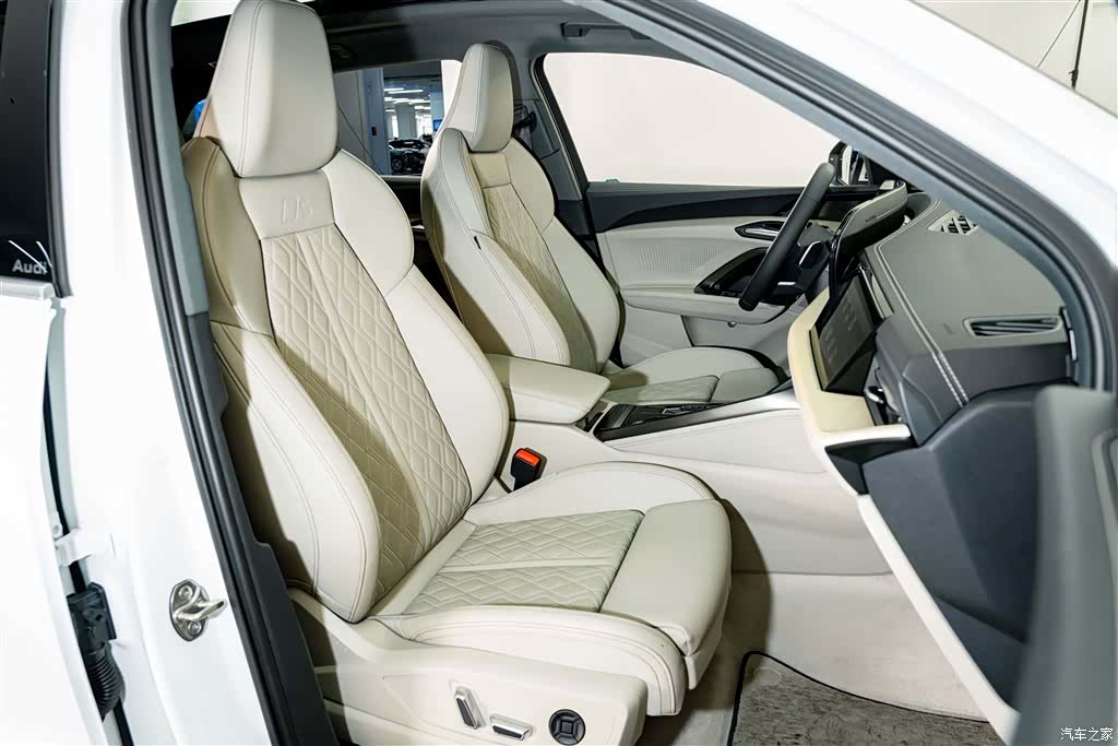 Audi Q5L, 2026 20