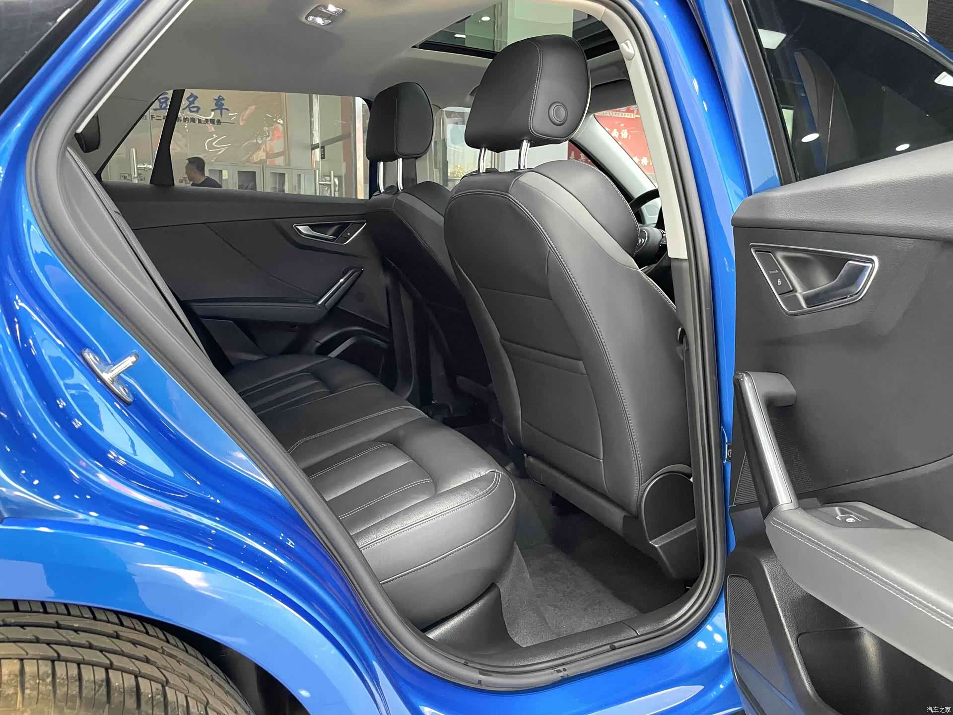 Audi Q2L, 2022 13