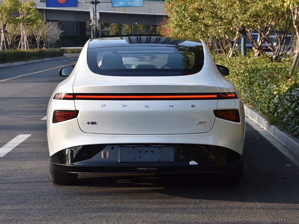 XPENG P7