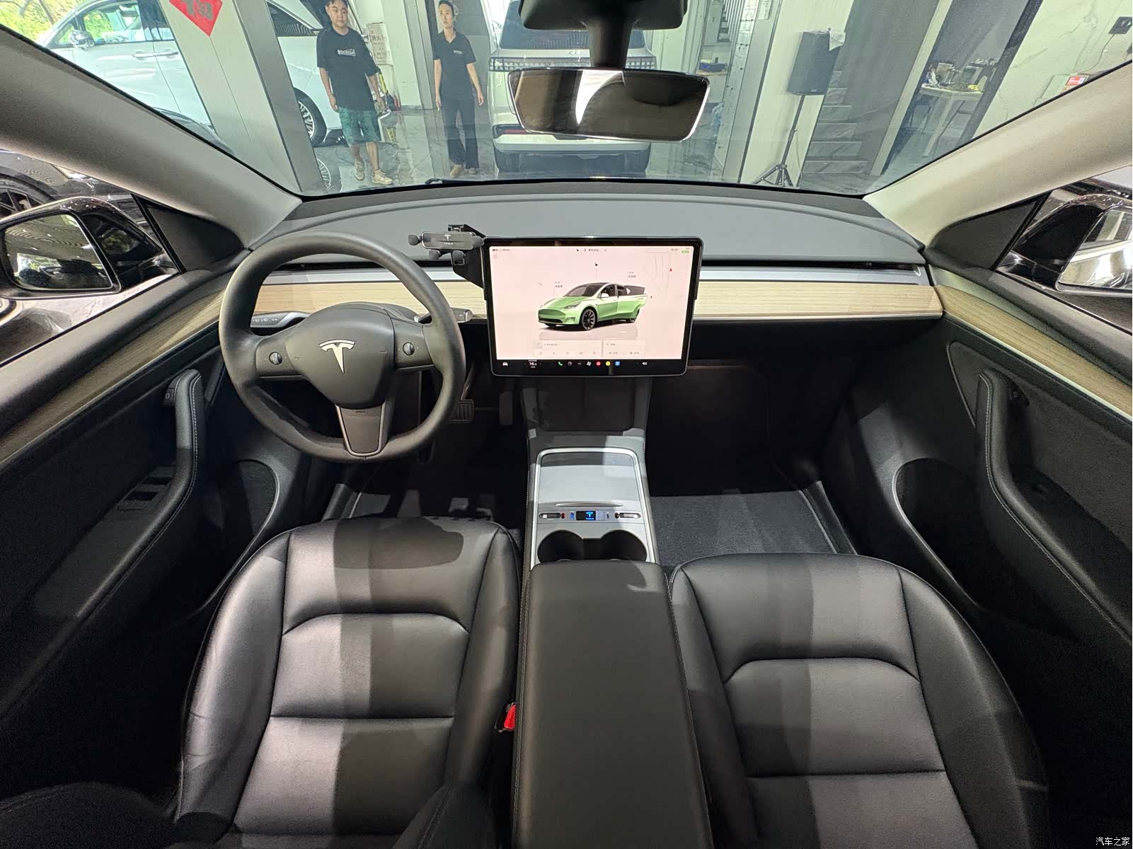Tesla Model Y, 2023 7