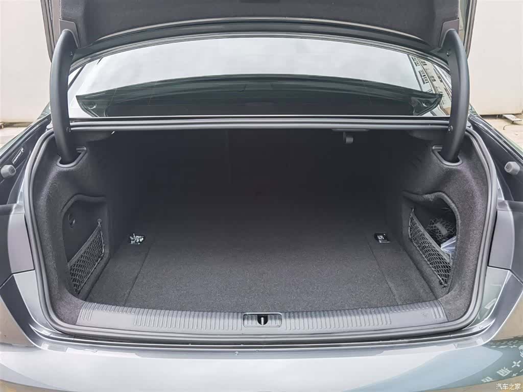 Audi A4L, 2023 7