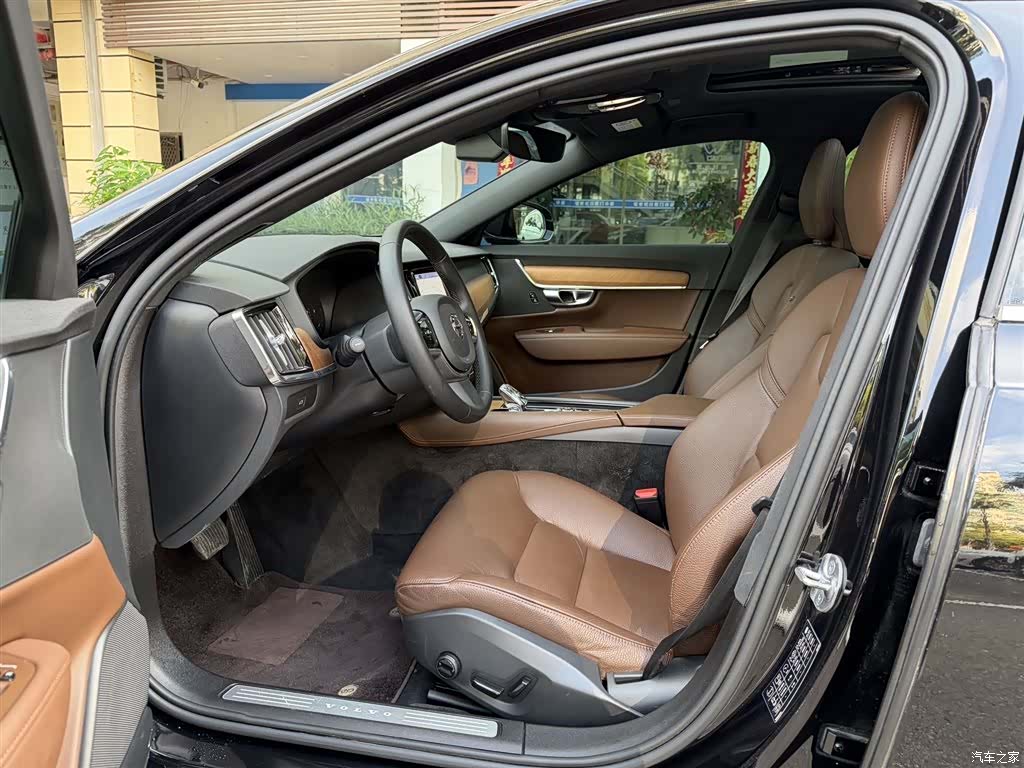 Volvo S90, 2023 4