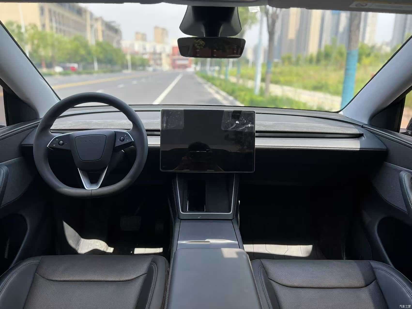 Tesla Model Y, 2025 6