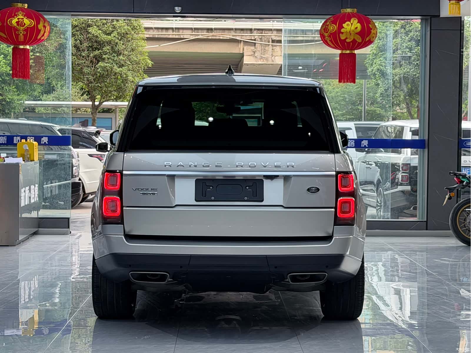 Land Rover Range Rover, 2019 19